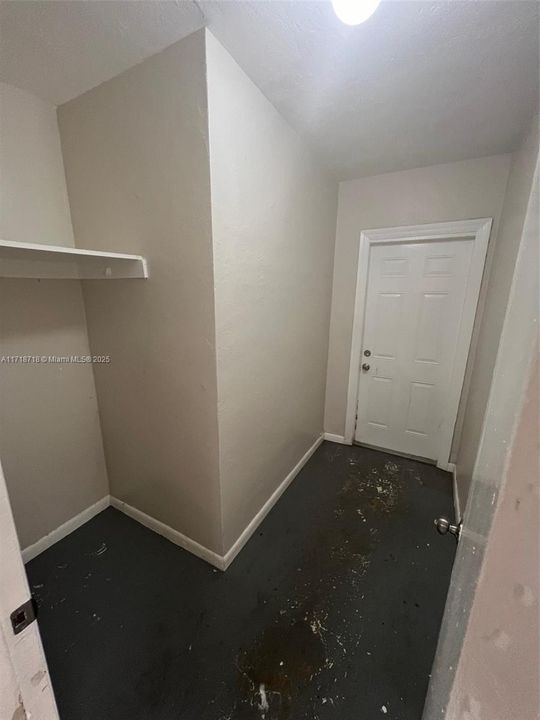 For Rent: $1,950 (2 beds, 1 baths, 1088 Square Feet)