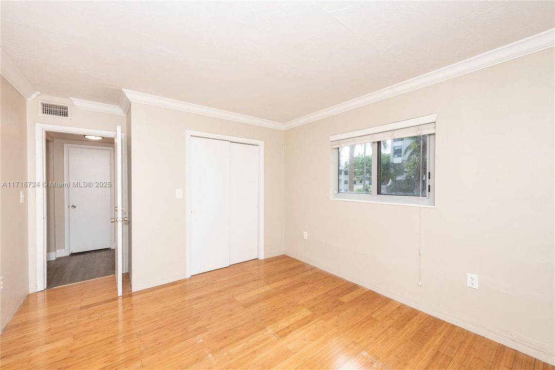 For Sale: $640,000 (2 beds, 2 baths, 1109 Square Feet)