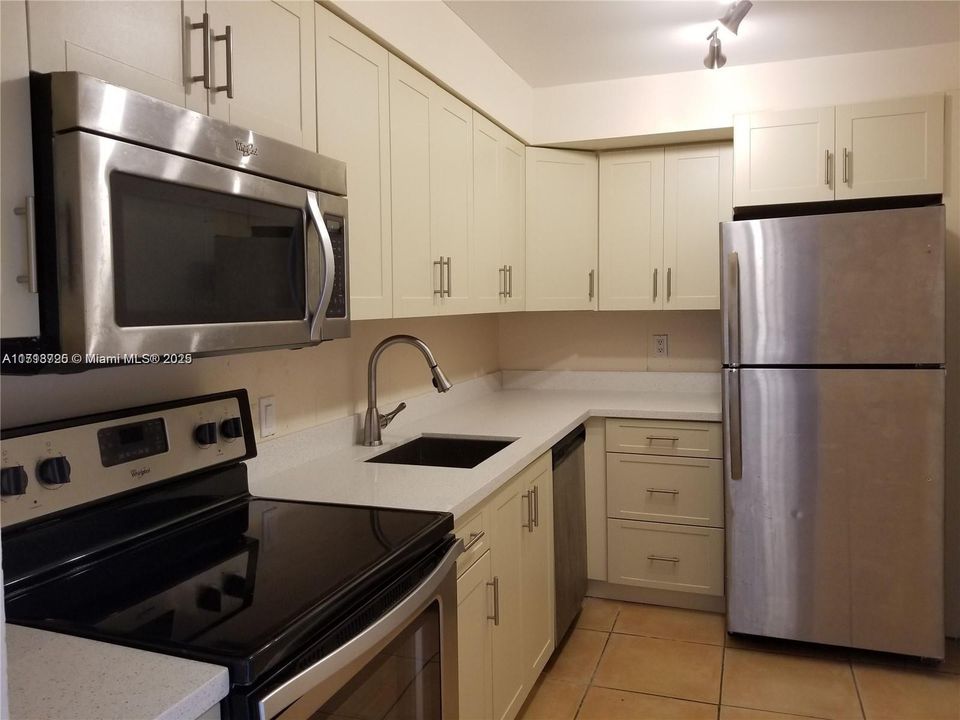 For Rent: $2,900 (3 beds, 2 baths, 1190 Square Feet)