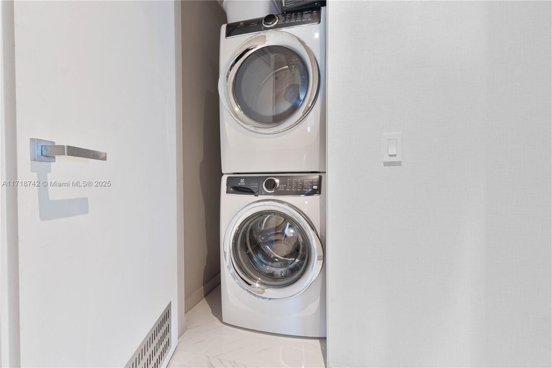 En Venta: $2,200,000 (2 camas, 2 baños, 1080 Pies cuadrados)