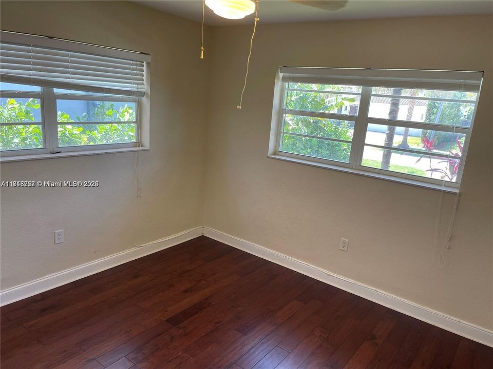 For Rent: $8,000 (4 beds, 3 baths, 1825 Square Feet)