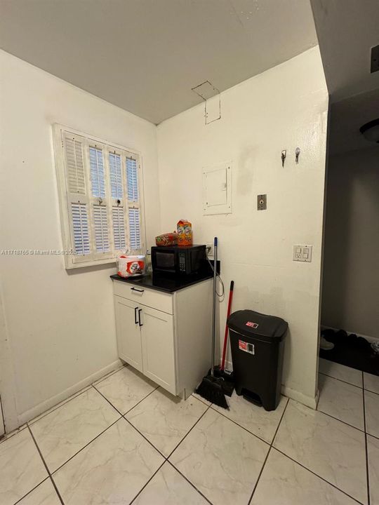 For Rent: $2,200 (2 beds, 2 baths, 1200 Square Feet)