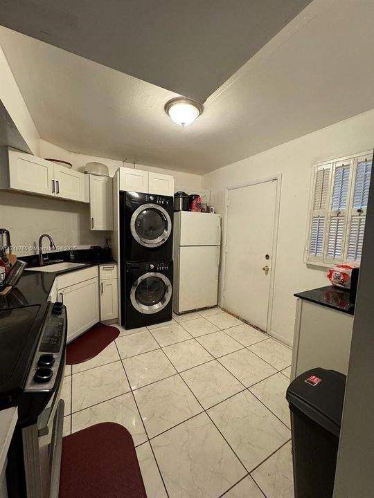 For Rent: $2,200 (2 beds, 2 baths, 1200 Square Feet)