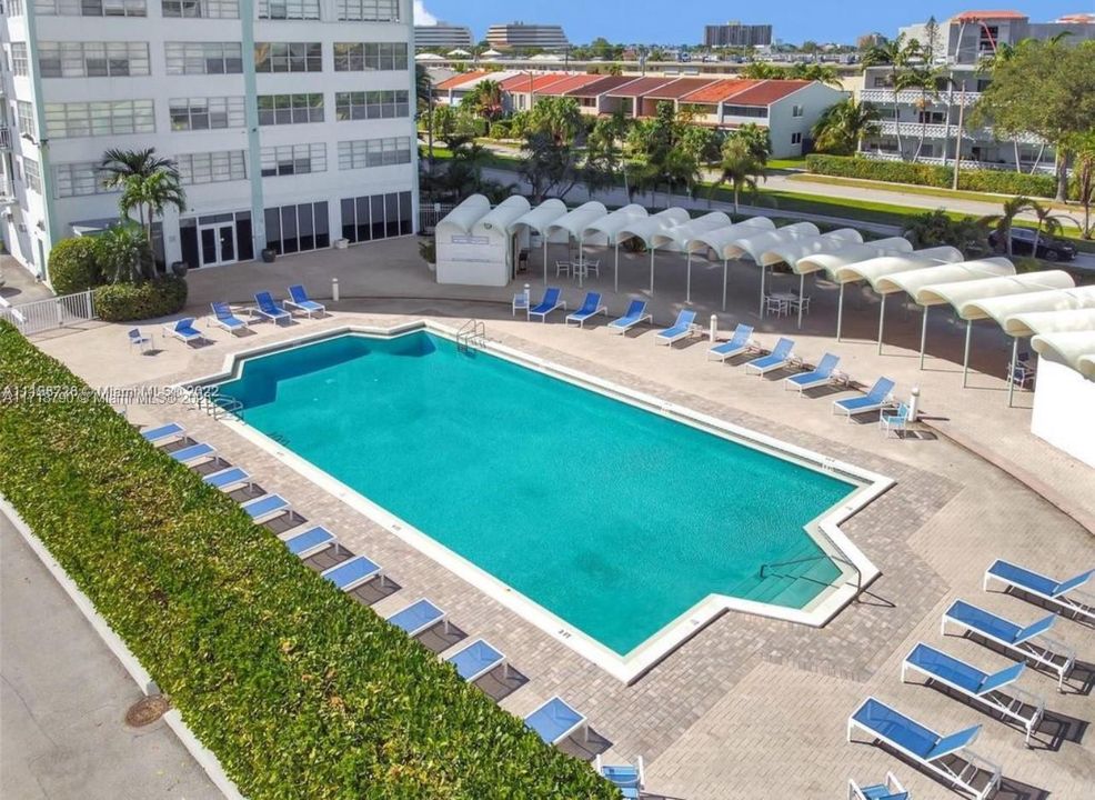 Недавно арендовано: $3,400 (2 спален, 2 ванн, 1304 Квадратных фут)