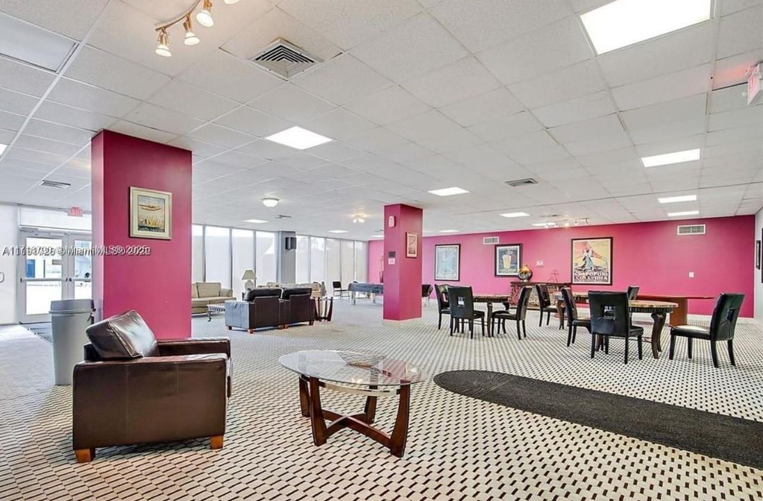 Недавно арендовано: $3,400 (2 спален, 2 ванн, 1304 Квадратных фут)