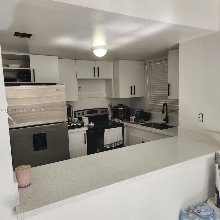 For Sale: $293,000 (2 beds, 2 baths, 1120 Square Feet)