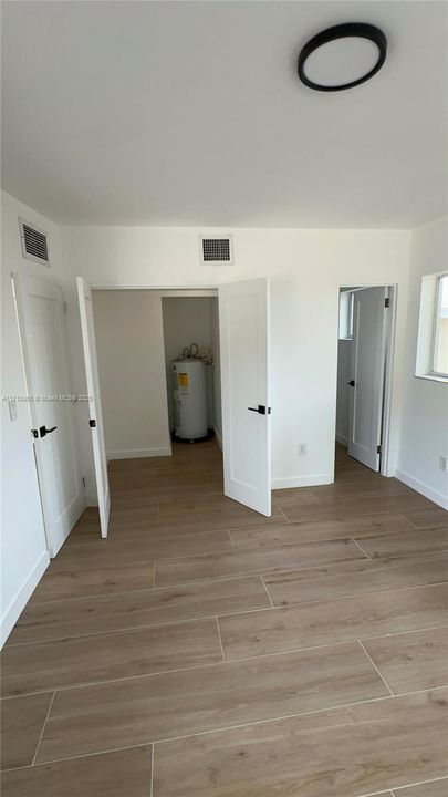 For Rent: $3,800 (2 beds, 2 baths, 1000 Square Feet)