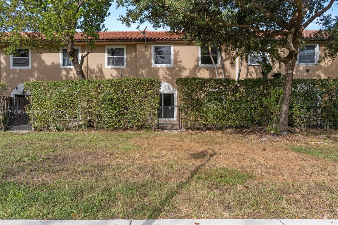 For Sale: $515,000 (3 beds, 2 baths, 1700 Square Feet)