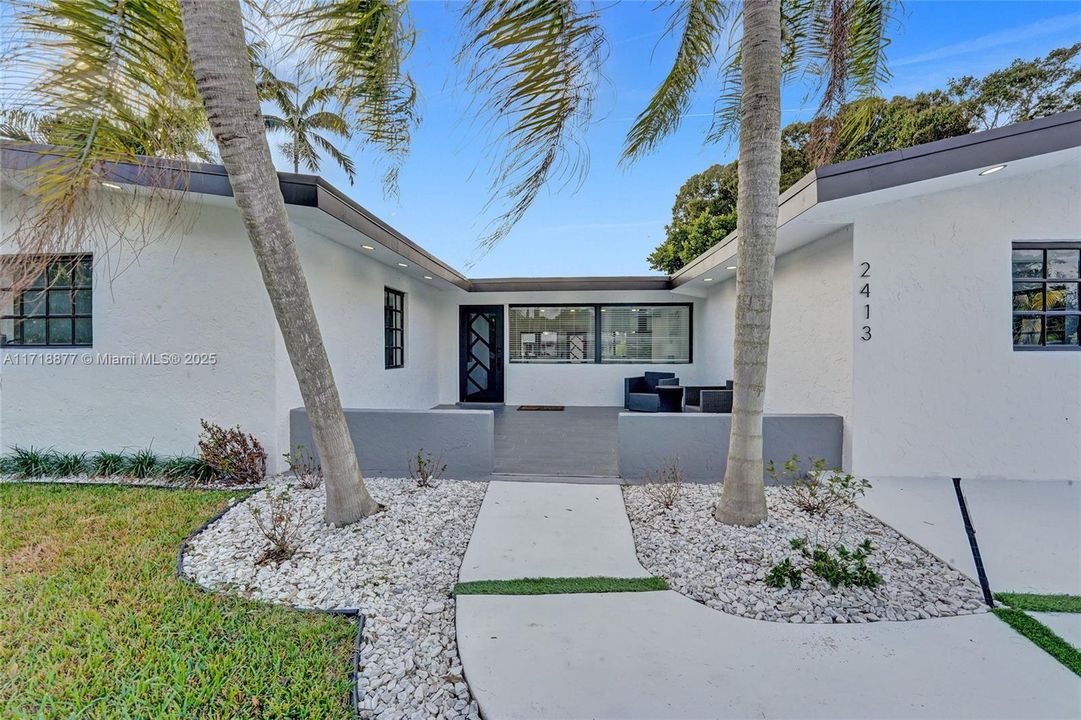 For Sale: $1,240,000 (5 beds, 3 baths, 2353 Square Feet)