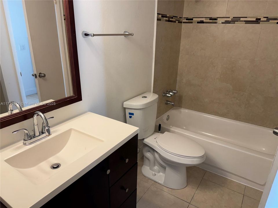 For Rent: $1,580 (1 beds, 1 baths, 826 Square Feet)