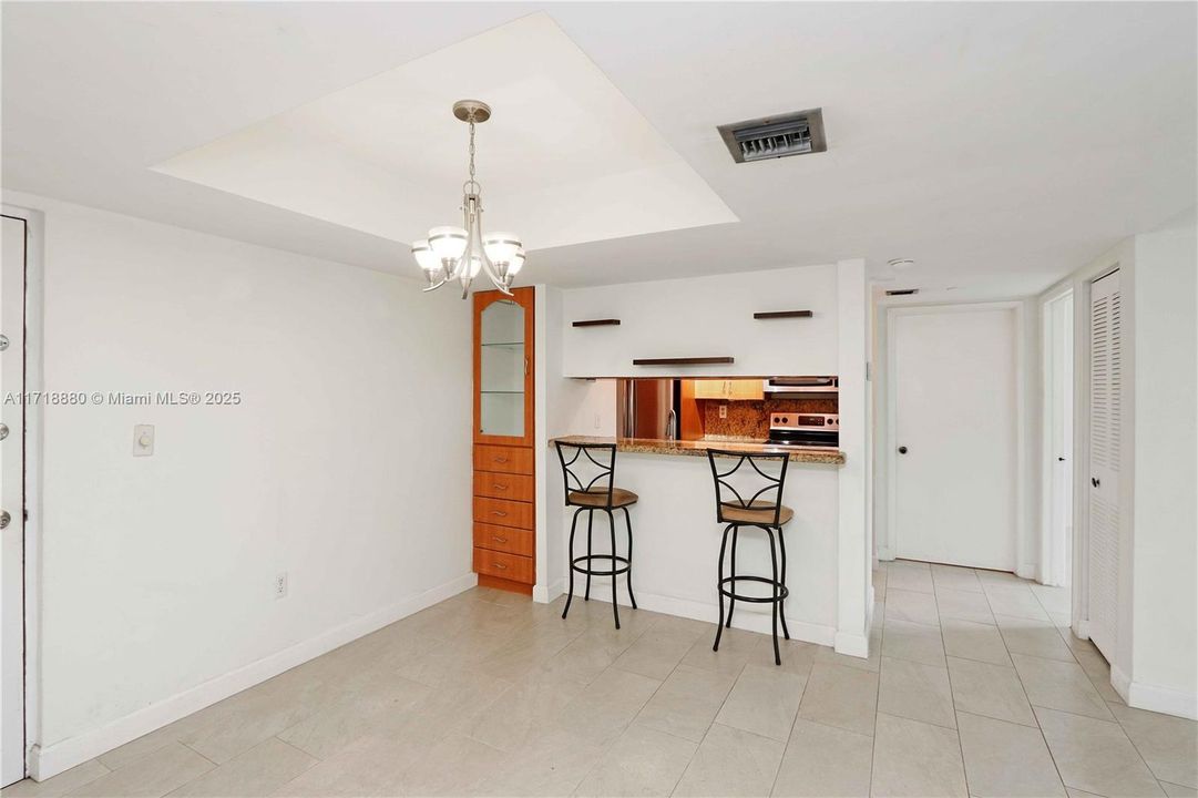 For Rent: $2,349 (2 beds, 2 baths, 827 Square Feet)