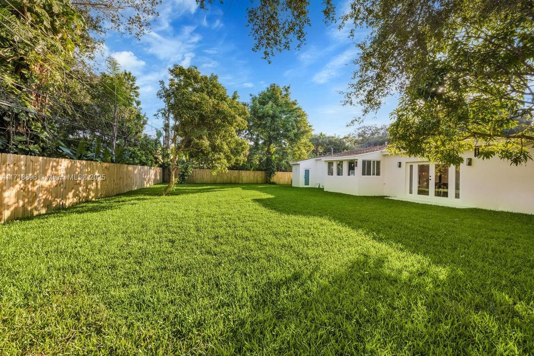 For Sale: $1,550,000 (4 beds, 2 baths, 1860 Square Feet)