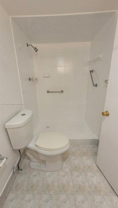 For Sale: $225,000 (2 beds, 2 baths, 1376 Square Feet)