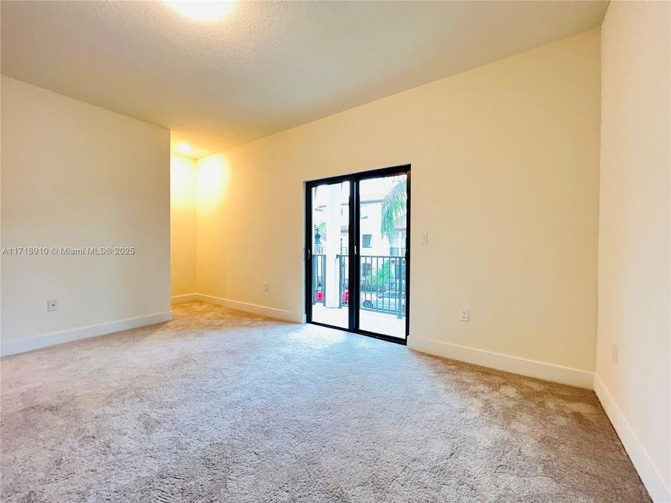 For Rent: $3,950 (3 beds, 2 baths, 1424 Square Feet)