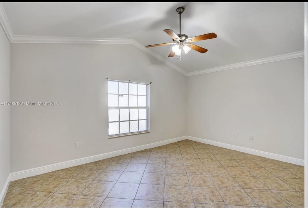 For Rent: $2,600 (2 beds, 1 baths, 867 Square Feet)