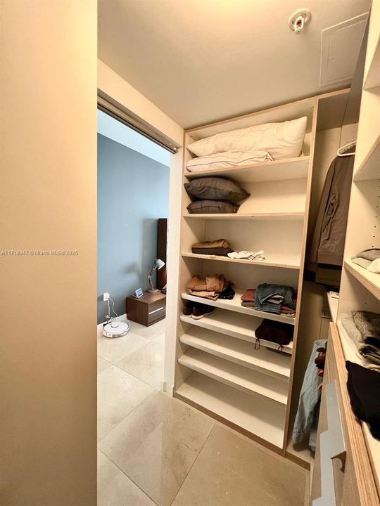 Master Walking Closet