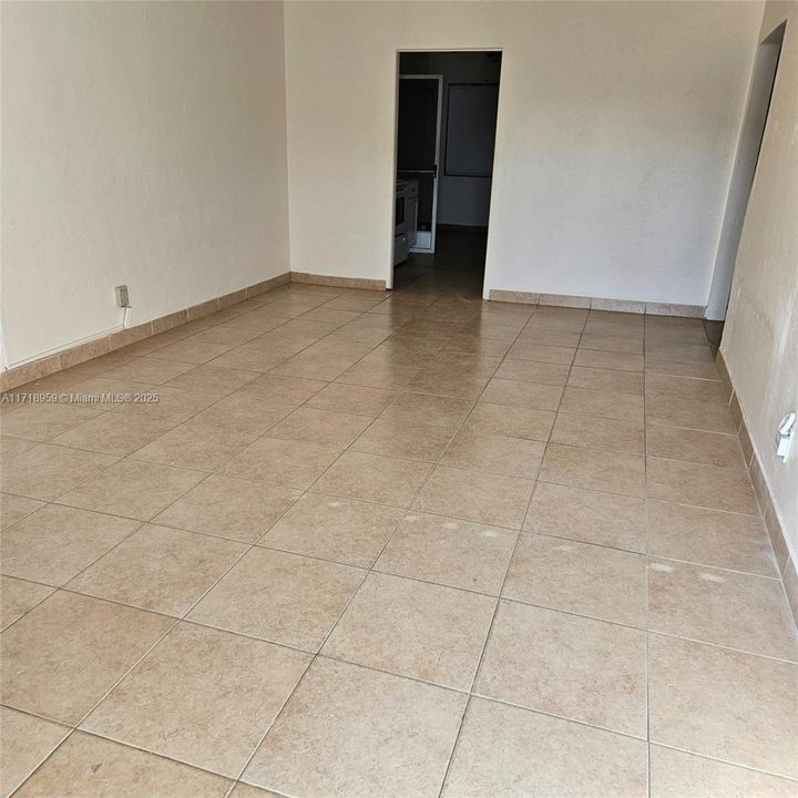 For Rent: $2,700 (3 beds, 2 baths, 1499 Square Feet)