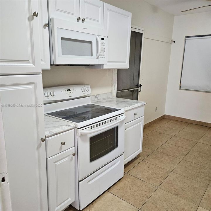 For Rent: $2,700 (3 beds, 2 baths, 1499 Square Feet)