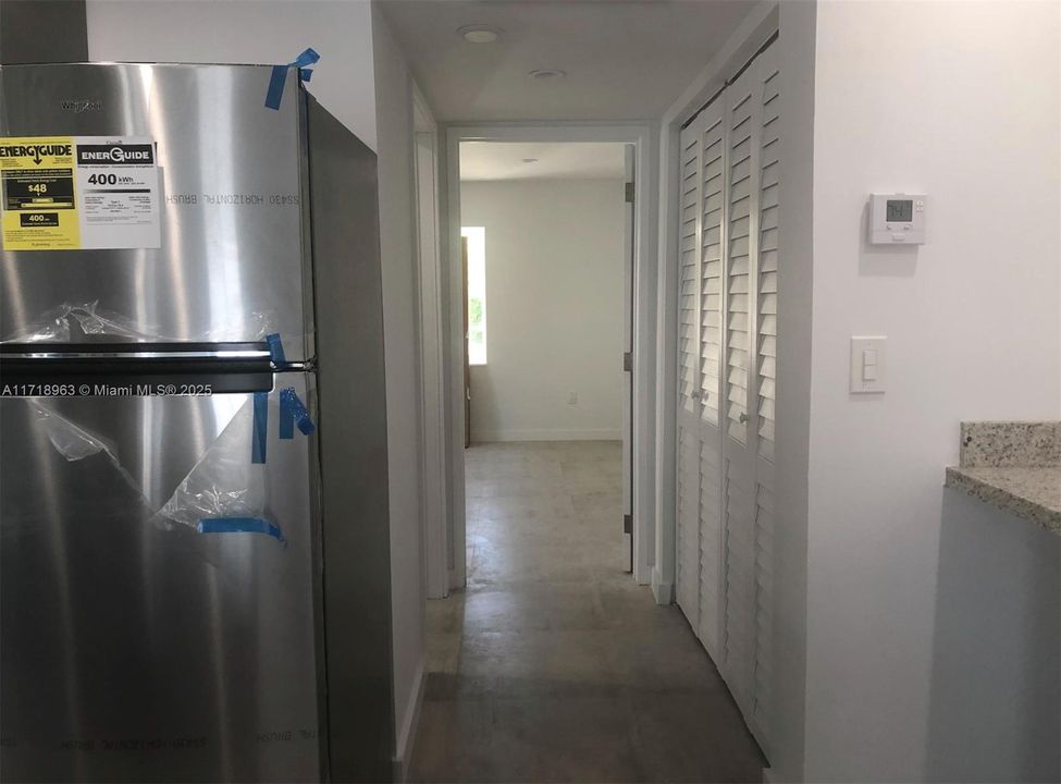 For Rent: $2,200 (1 beds, 1 baths, 672 Square Feet)