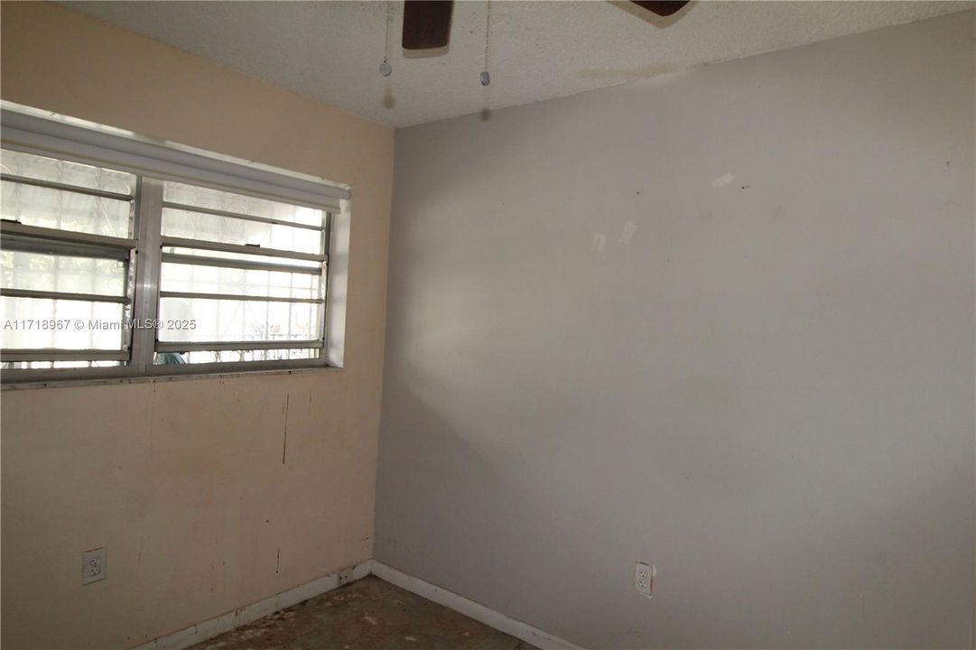 For Sale: $380,000 (3 beds, 1 baths, 1816 Square Feet)