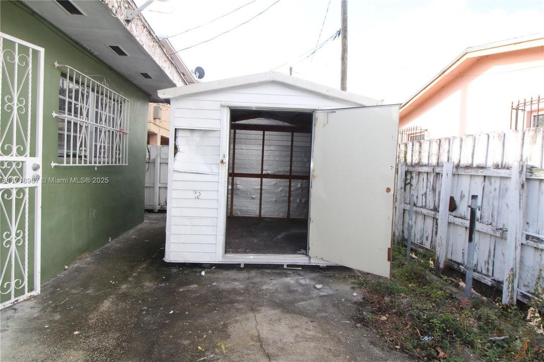 For Sale: $380,000 (3 beds, 1 baths, 1816 Square Feet)