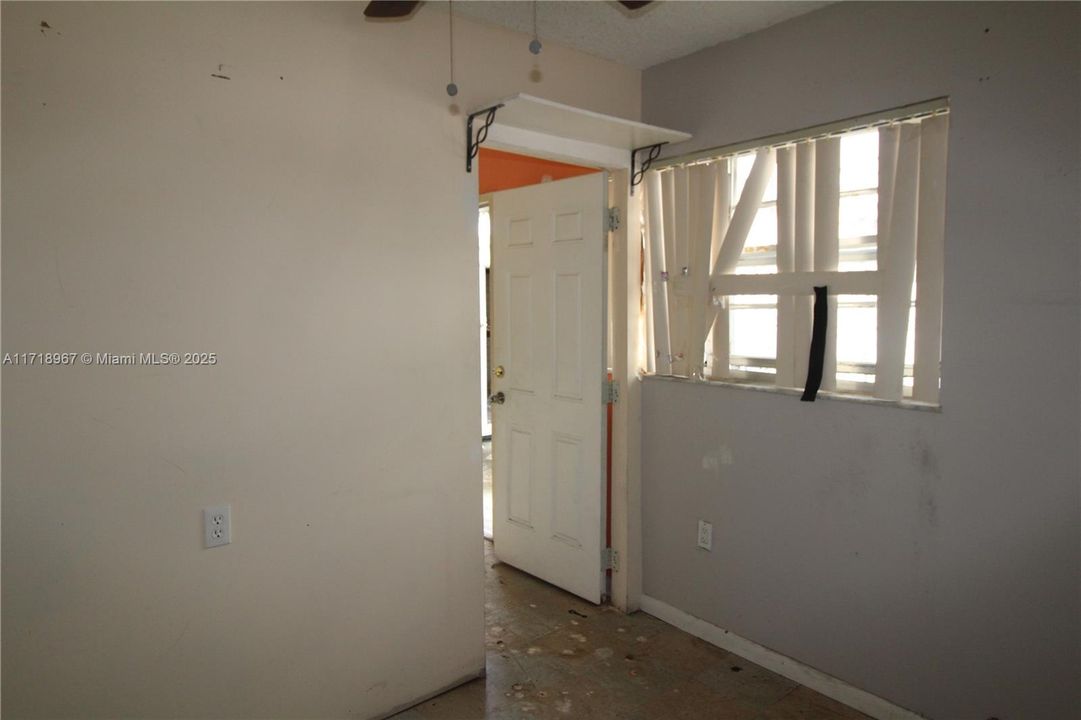 For Sale: $380,000 (3 beds, 1 baths, 1816 Square Feet)