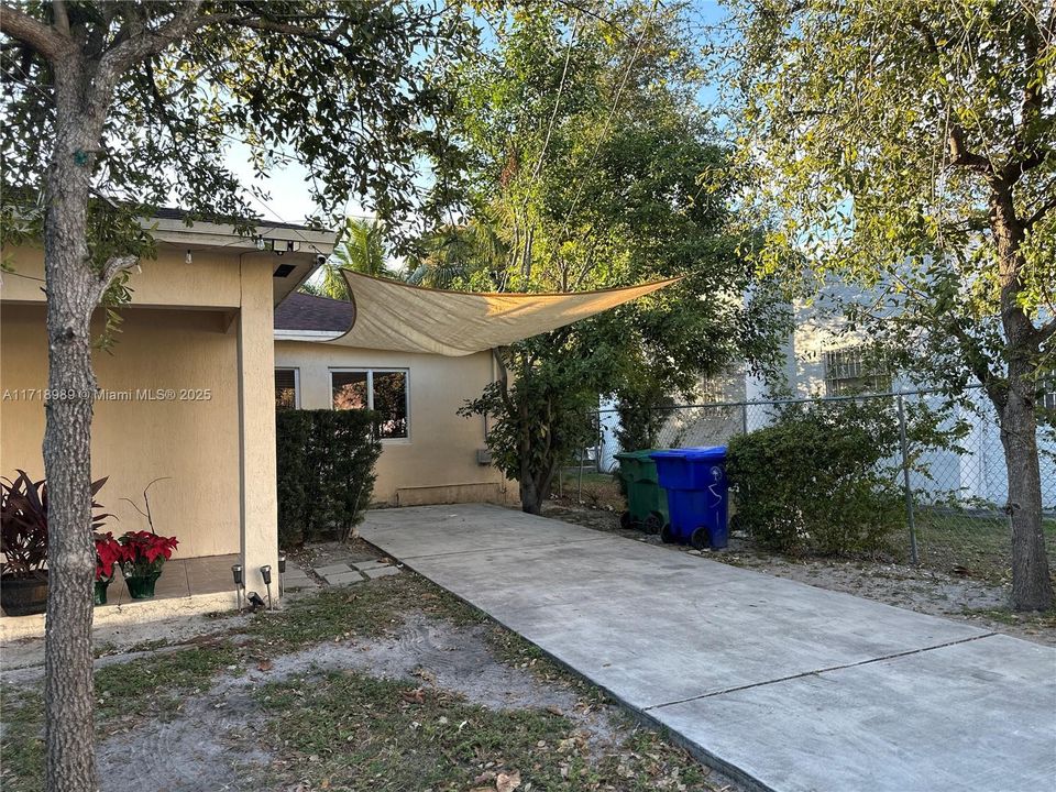 For Rent: $3,400 (3 beds, 2 baths, 1360 Square Feet)