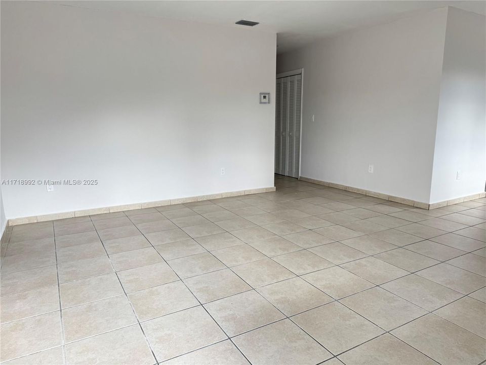 For Rent: $3,600 (3 beds, 2 baths, 1380 Square Feet)