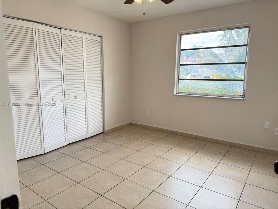 For Rent: $3,600 (3 beds, 2 baths, 1380 Square Feet)