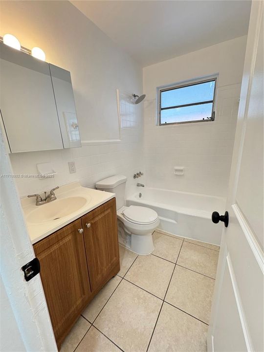 For Rent: $3,600 (3 beds, 2 baths, 1380 Square Feet)