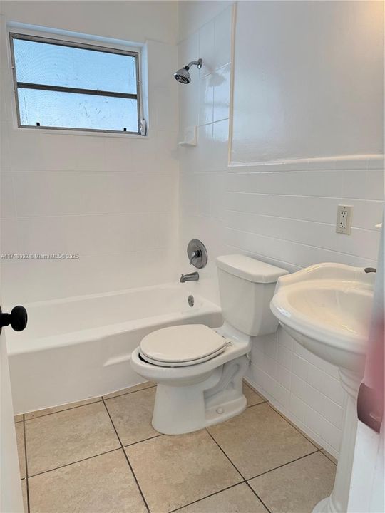 For Rent: $3,600 (3 beds, 2 baths, 1380 Square Feet)