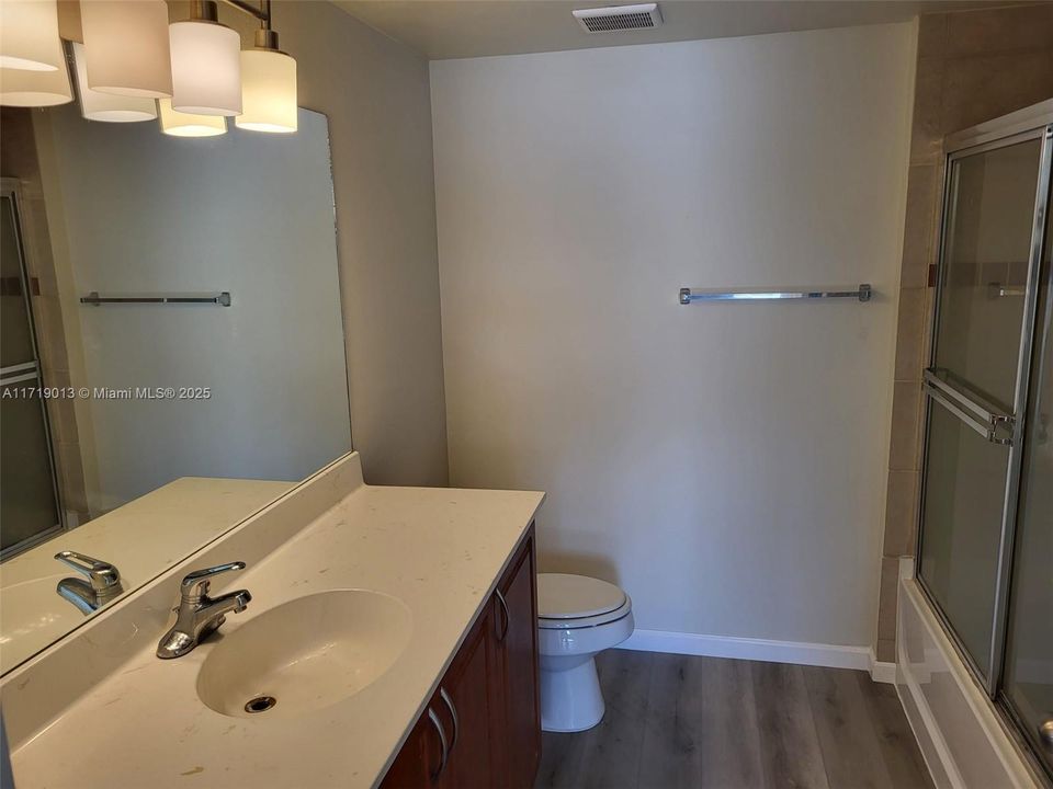 For Rent: $2,150 (2 beds, 2 baths, 1141 Square Feet)