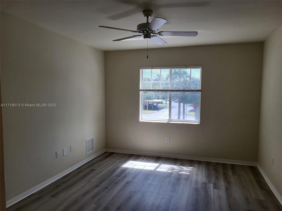 For Rent: $2,150 (2 beds, 2 baths, 1141 Square Feet)