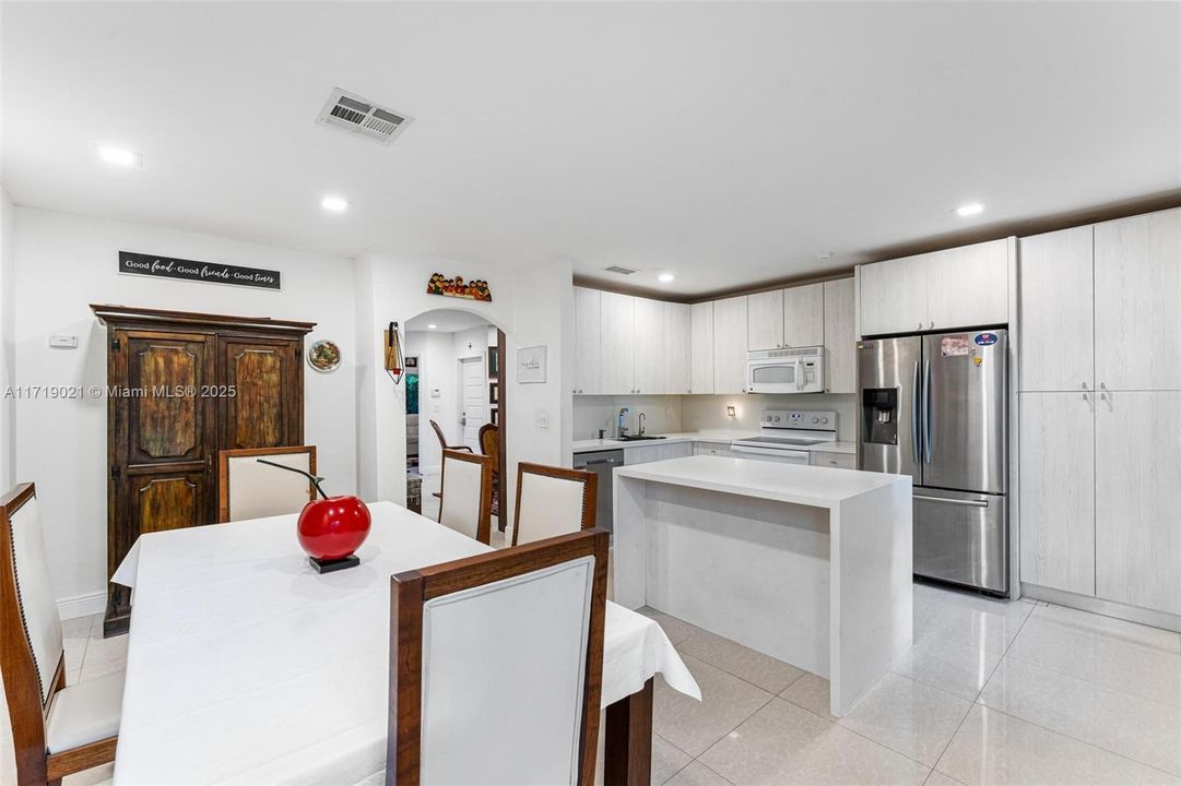 For Sale: $747,700 (4 beds, 2 baths, 1685 Square Feet)