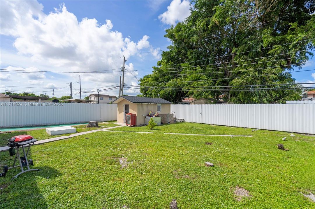 For Sale: $720,000 (3 beds, 3 baths, 2005 Square Feet)