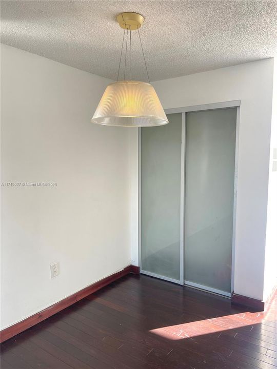 For Rent: $2,300 (1 beds, 1 baths, 649 Square Feet)