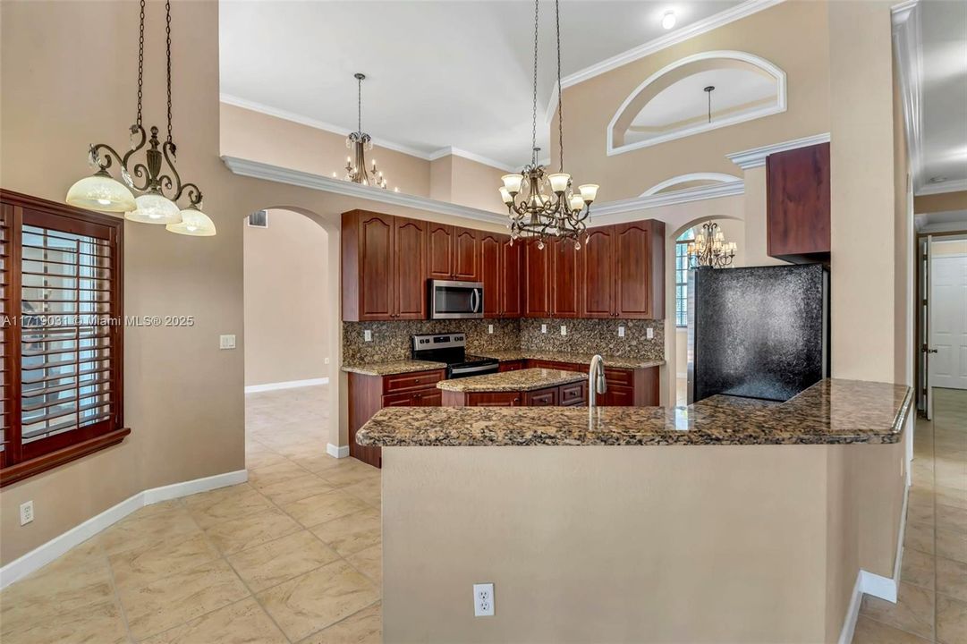 Breakfast Area with Kitchen