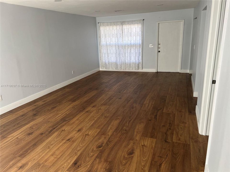 For Rent: $3,000 (3 beds, 2 baths, 1502 Square Feet)