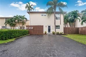 For Sale: $749,900 (4 beds, 2 baths, 2540 Square Feet)