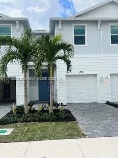 For Rent: $2,300 (3 beds, 2 baths, 1635 Square Feet)