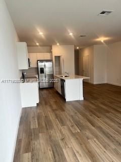 For Rent: $2,300 (3 beds, 2 baths, 1635 Square Feet)