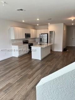 For Rent: $2,300 (3 beds, 2 baths, 1635 Square Feet)