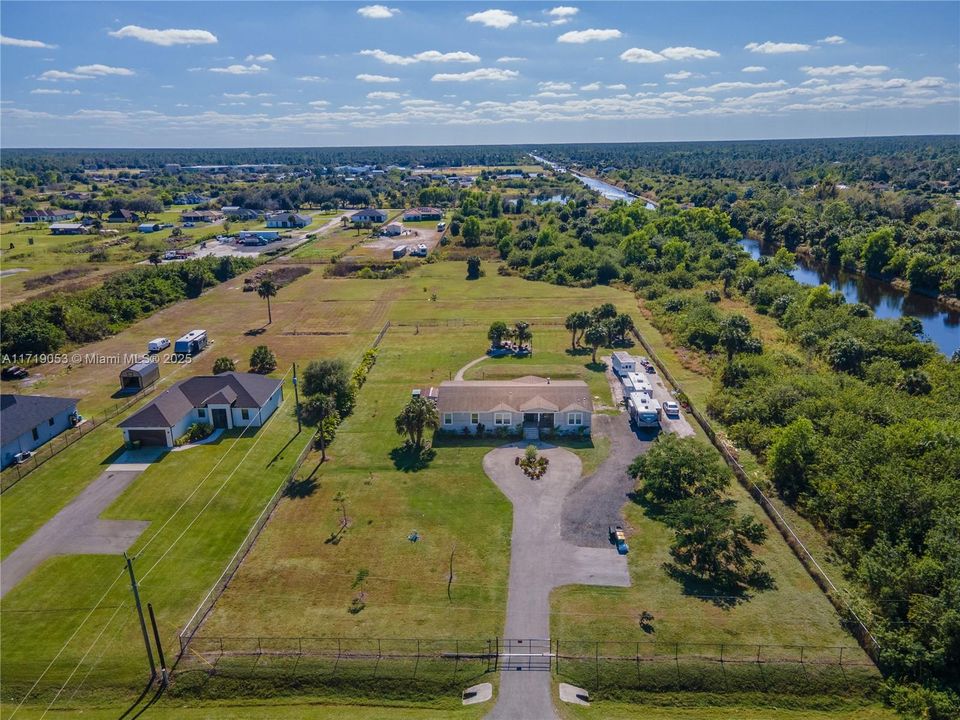 Active With Contract: $530,000 (4 beds, 3 baths, 2720 Square Feet)