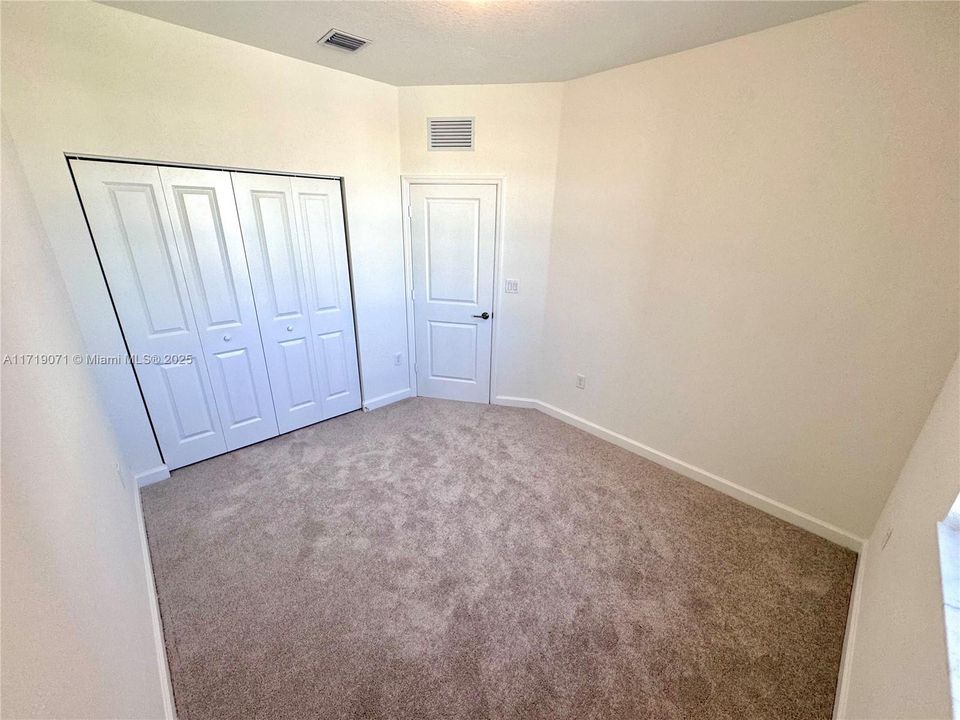 For Rent: $2,700 (3 beds, 2 baths, 1697 Square Feet)