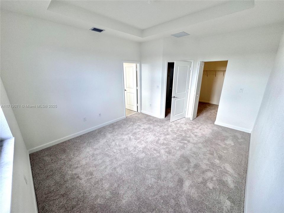 For Rent: $2,700 (3 beds, 2 baths, 1697 Square Feet)