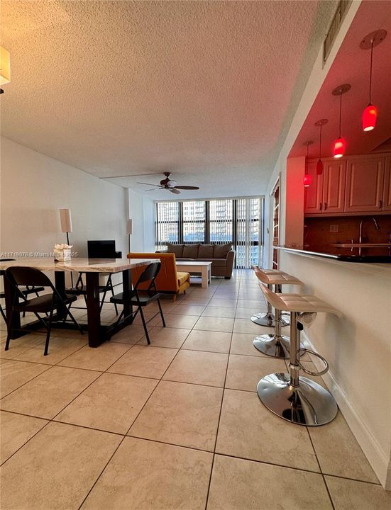 For Rent: $2,900 (1 beds, 2 baths, 1020 Square Feet)