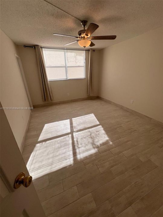 For Rent: $1,750 (2 beds, 2 baths, 1000 Square Feet)