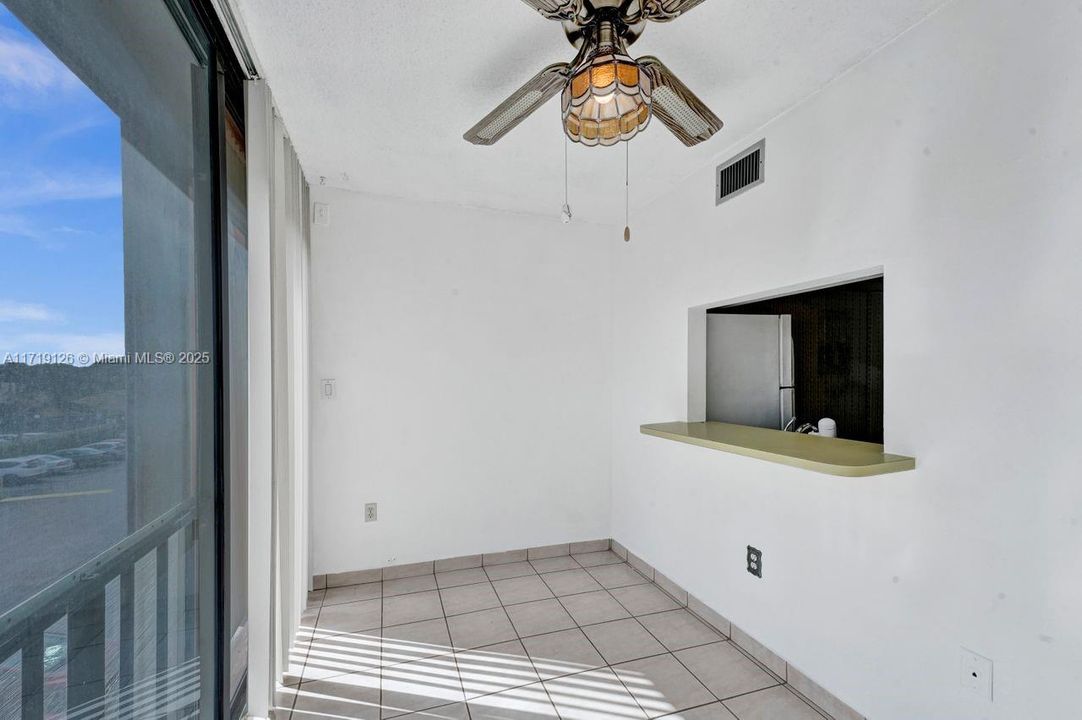 For Rent: $2,600 (2 beds, 2 baths, 1086 Square Feet)