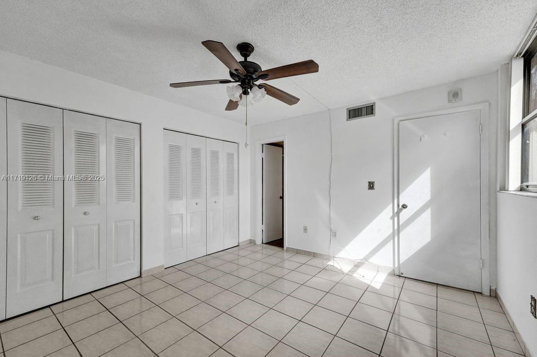 For Rent: $2,600 (2 beds, 2 baths, 1086 Square Feet)