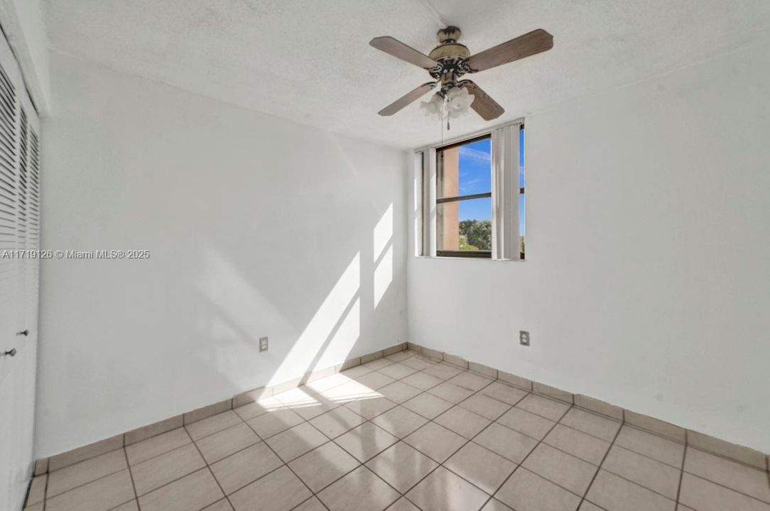 For Rent: $2,600 (2 beds, 2 baths, 1086 Square Feet)